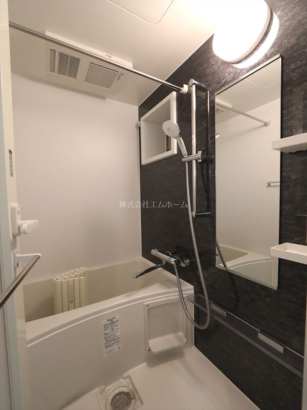 バス・シャワールーム　浴室暖房乾燥機能付バス