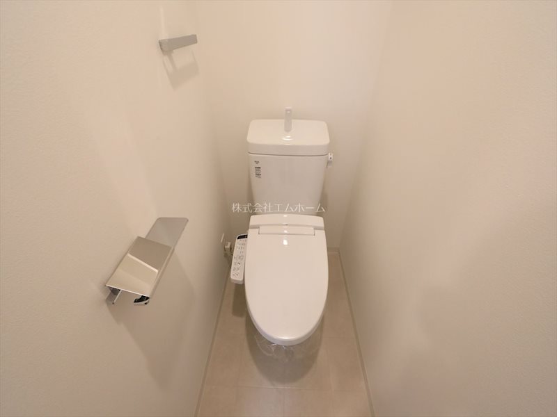 トイレ　温水洗浄便座付トイレ