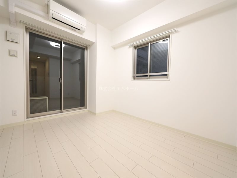 その他部屋・スペース　洋室7.2帖　エアコン付　収納充実しています