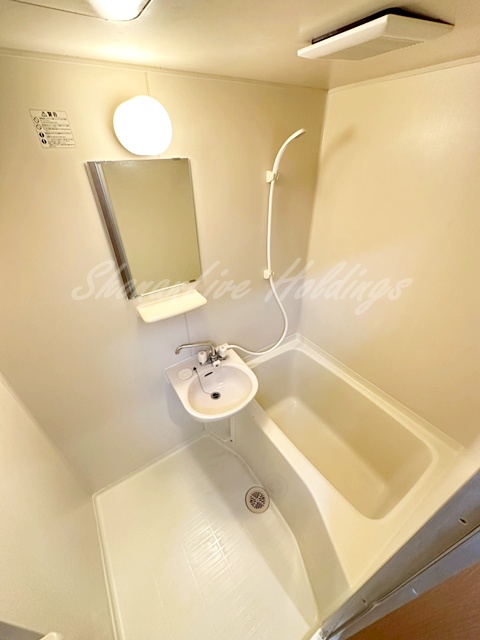 バス・シャワールーム　清潔感のある浴室♪