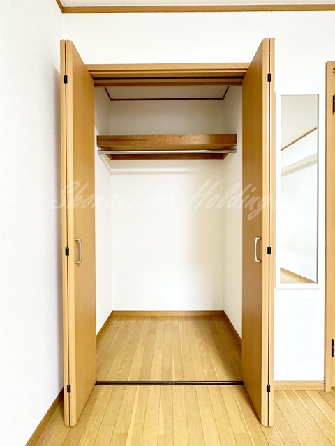 収納　ハンガーラック付きで楽々収納♪