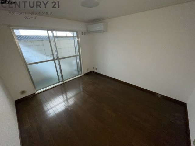 居室・リビング　エアコン付き7帖の洋室です♪