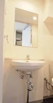 洗面設備　スペースが確保できる洗面所です