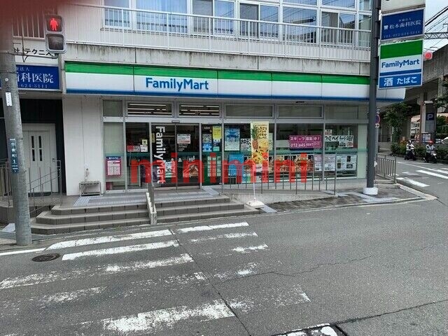 コンビニ　ファミリーマート茨木竹橋町店（コンビニ）まで300m