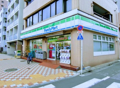 コンビニ　ファミリーマート亀戸四丁目店（コンビニ）まで405m