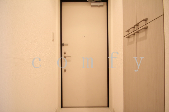 玄関　ダブルロックの玄関