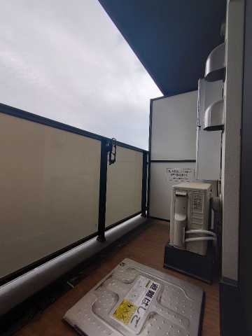 バルコニー　別階層の写真になります。