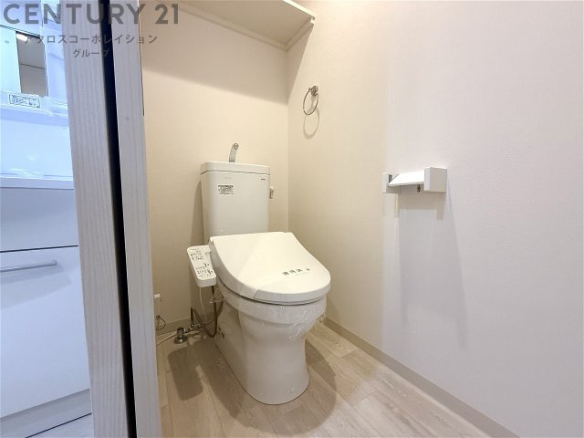 トイレ　温水洗浄便座機能付きのトイレです♪