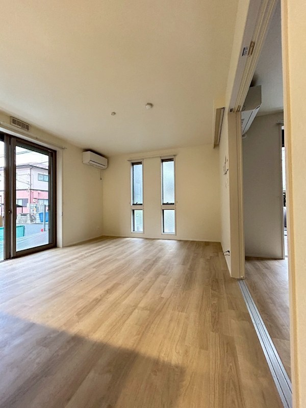 居室・リビング　使いやすい形の為、レイアウトを楽しめます♪