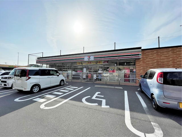 コンビニ　セブン－イレブン　さいたま島小学校前店（コンビニ）まで700m