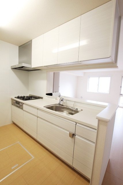 キッチン　同物件別号室の写真です。