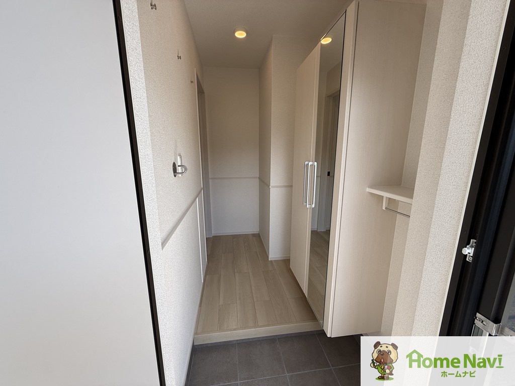 玄関　大きなシューズボックス