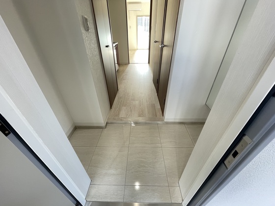 玄関　※別部屋の写真です