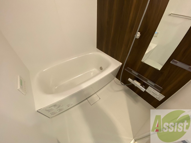 バス・シャワールーム　お風呂になります。一日の疲れを癒してくださいね。