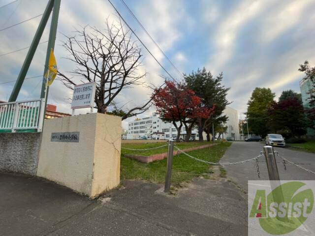 小学校　札幌市立澄川西小学校（小学校）まで164m