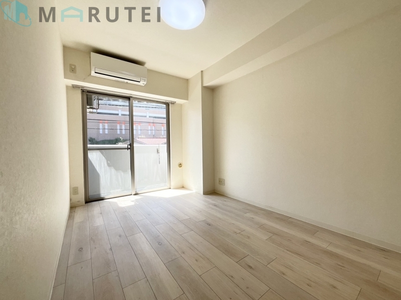 その他部屋・スペース　南西向き、日当たり良好、フローリングの洋室６帖です。