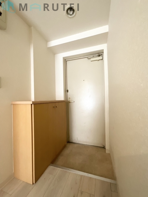 玄関　沢山入る下駄箱です。