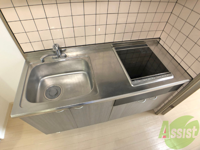 キッチン　キッチンは使いやすいサイズ感になっていますね。