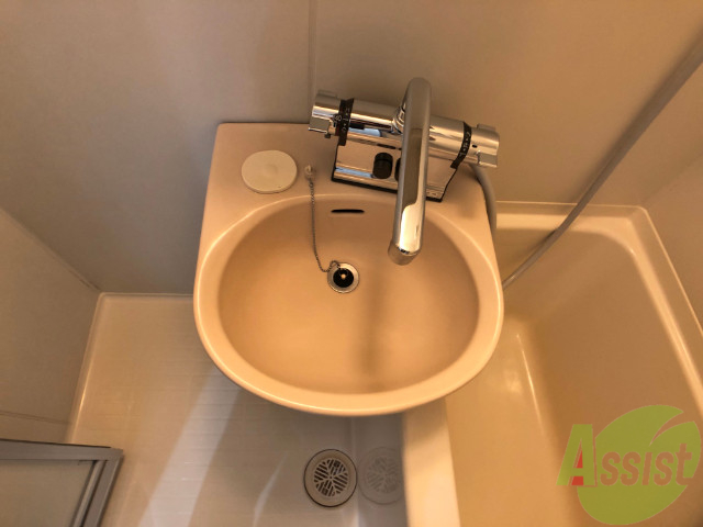 洗面設備　洗面台は浴室内にあります。掃除が楽そうですね。