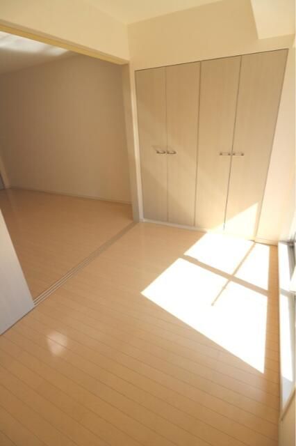 その他　明るい色調の室内です