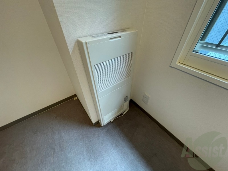 その他設備　電気暖房です。冬場の寒い日でも安心ですね～