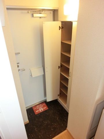 玄関　シューズボックス付き