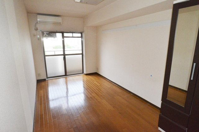 居室・リビング　エアコン付きで初期費用を抑えられます！