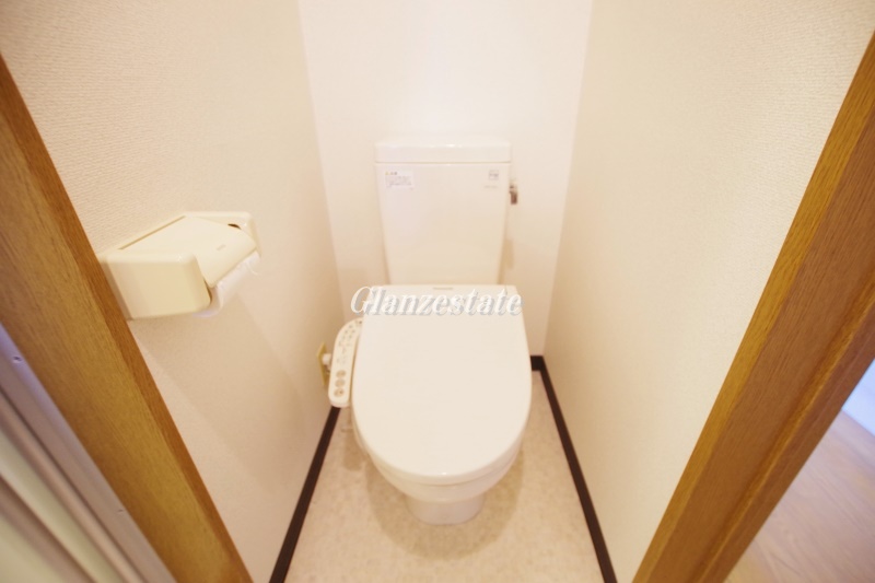 トイレ　☆温水洗浄便座完備のトイレ☆