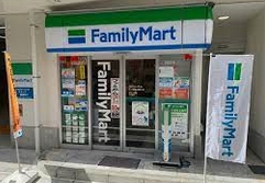 コンビニ　ファミリーマート キング観光若宮大通店（コンビニ）まで101m