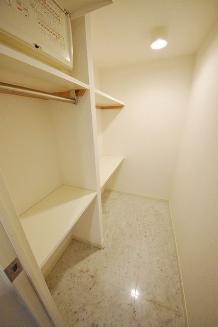 収納　ドゥーエ西麻布II