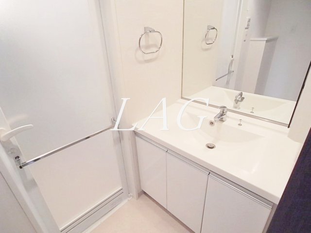 洗面設備　独立洗面台です。