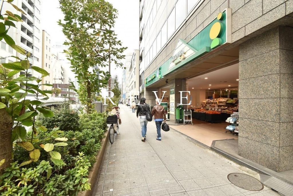 スーパー　マルエツプチ小伝馬町駅前店（スーパー）まで110m