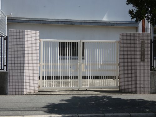 小学校　大阪市立清江小学校（小学校）まで402m