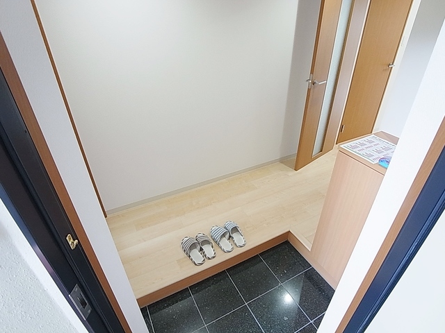 玄関　玄関にはシューズボックス完備