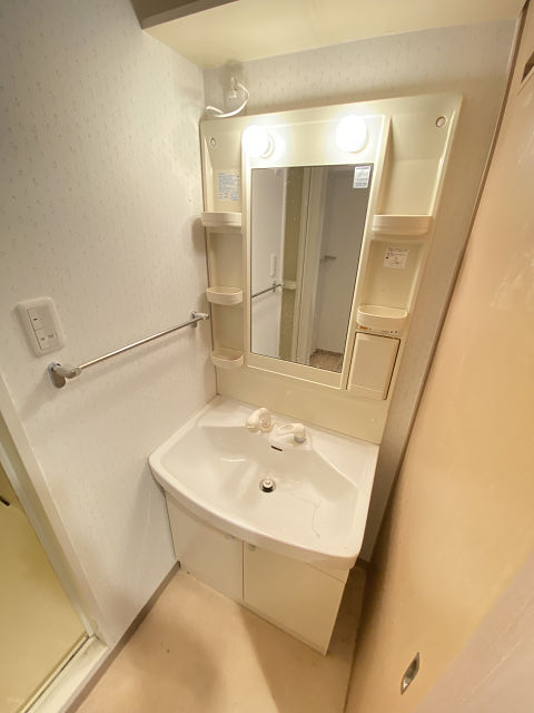 洗面設備　脱衣スペースもあります