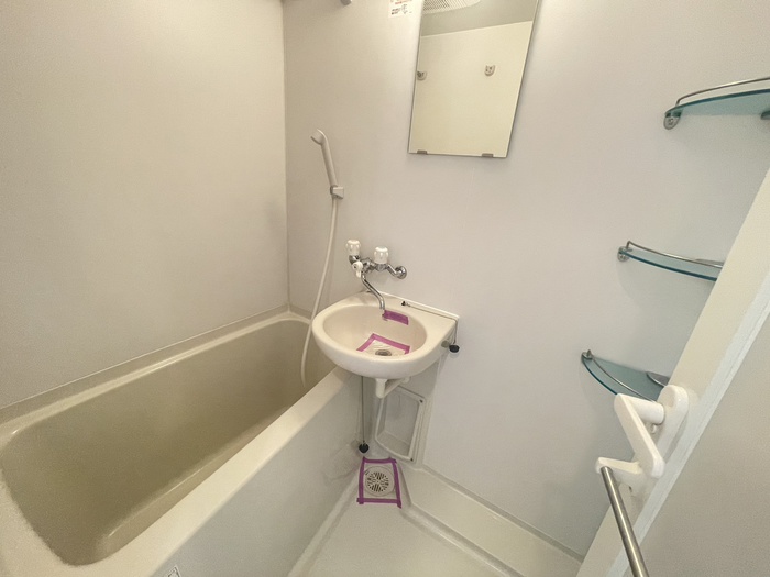 バス・シャワールーム