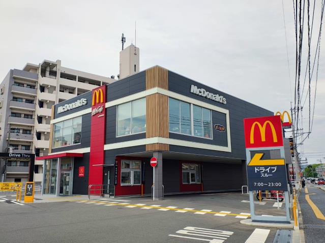 飲食店　マクドナルド 姪浜小戸店（飲食店）まで318m