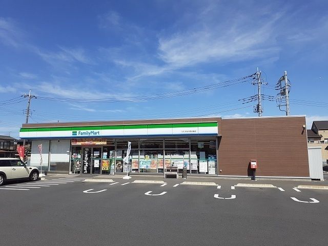 コンビニ　ファミリーマート（コンビニ）まで146m