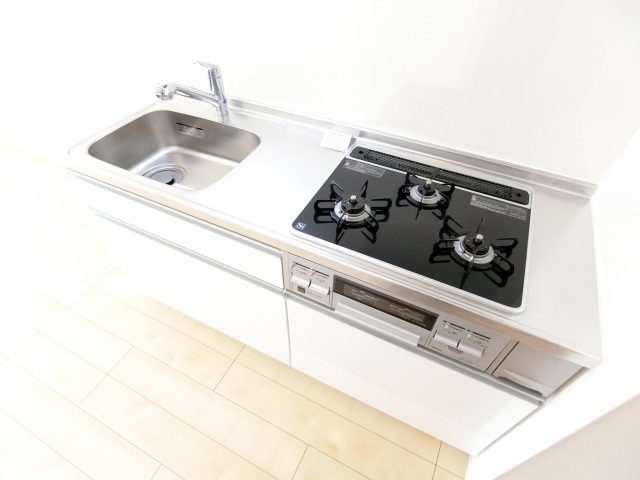キッチン　3口ガスシステムキッチン