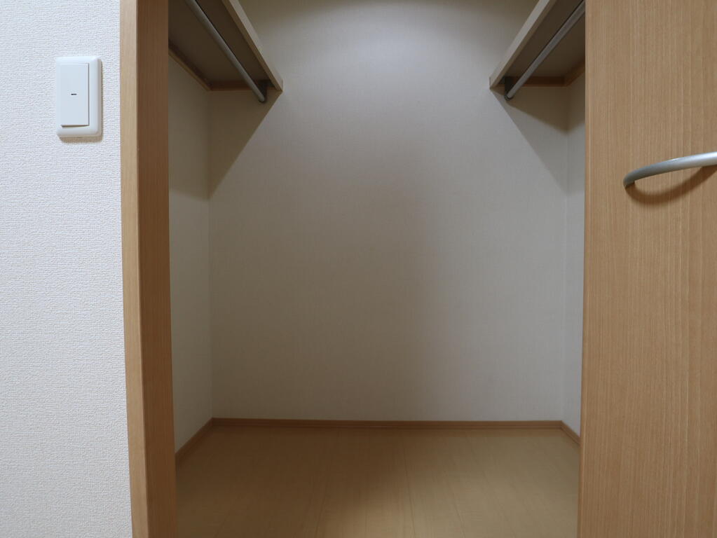 収納　ウォークインクローゼット