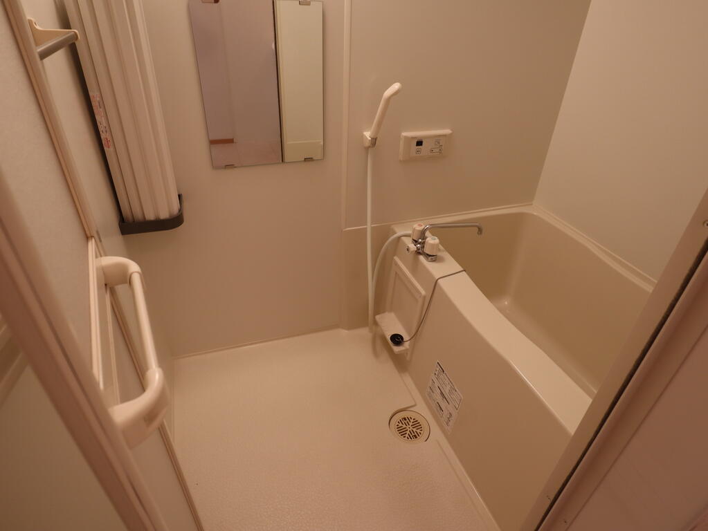 バス・シャワールーム　バス