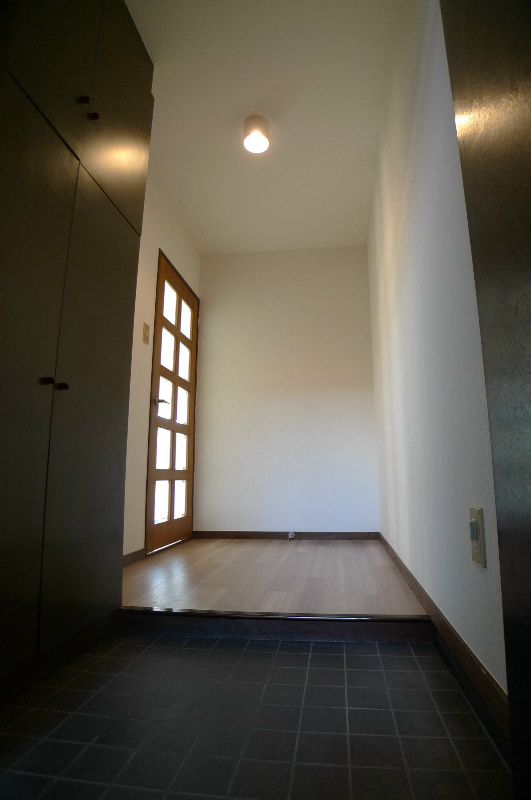 玄関　写真は205