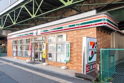 コンビニ　セブン-イレブン 京急ＳＴ大森海岸店（コンビニ）まで411m