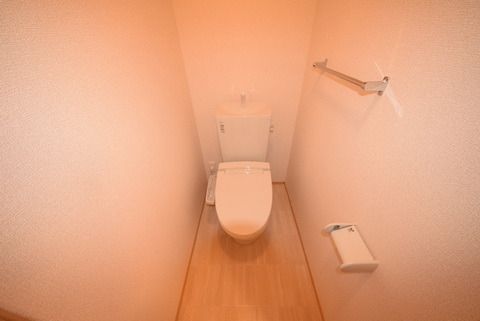 トイレ　温水洗浄暖房便座