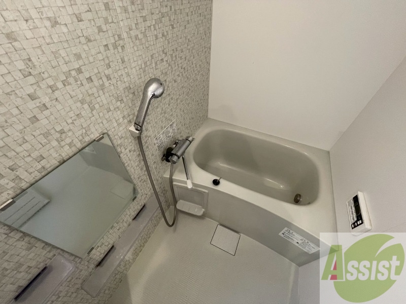 バス・シャワールーム　お風呂になります。一日の疲れを癒してくださいね。