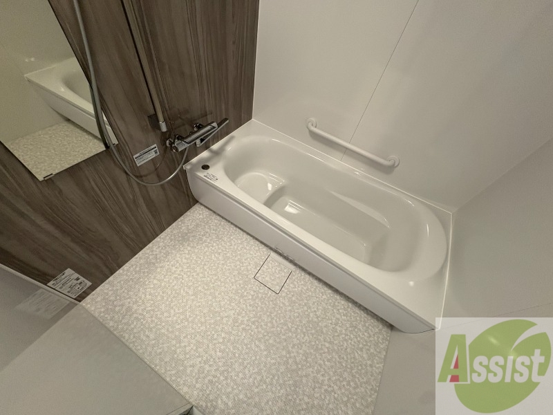 バス・シャワールーム　お風呂になります。一日の疲れを癒してくださいね。