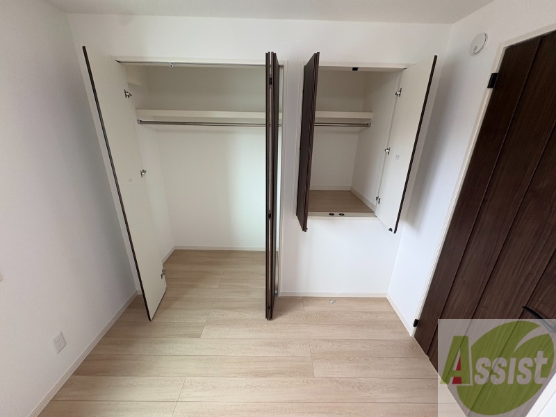 収納　洋室にはクローゼットがあるのですっきり片付きそうです。