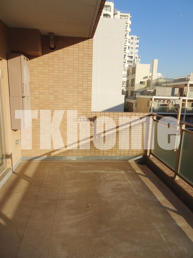 バルコニー　ルーフバルコニー付き