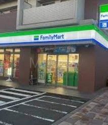 コンビニ　ファミリーマート辻堂神台店（コンビニ）まで290m