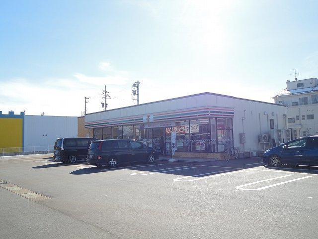 コンビニ　セブンイレブン 射水ひばり元町店（コンビニ）まで947m